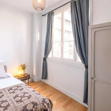 Apartment Luxury Flat Eiffel View 3br 7 Guests