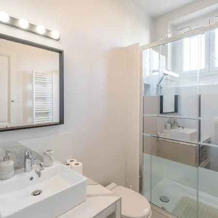 Luxury Flat Eiffel View 3br 7 Guests * Paris