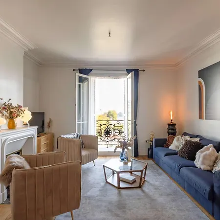 Apartment Luxury Flat Eiffel View 3br 7 Guests
