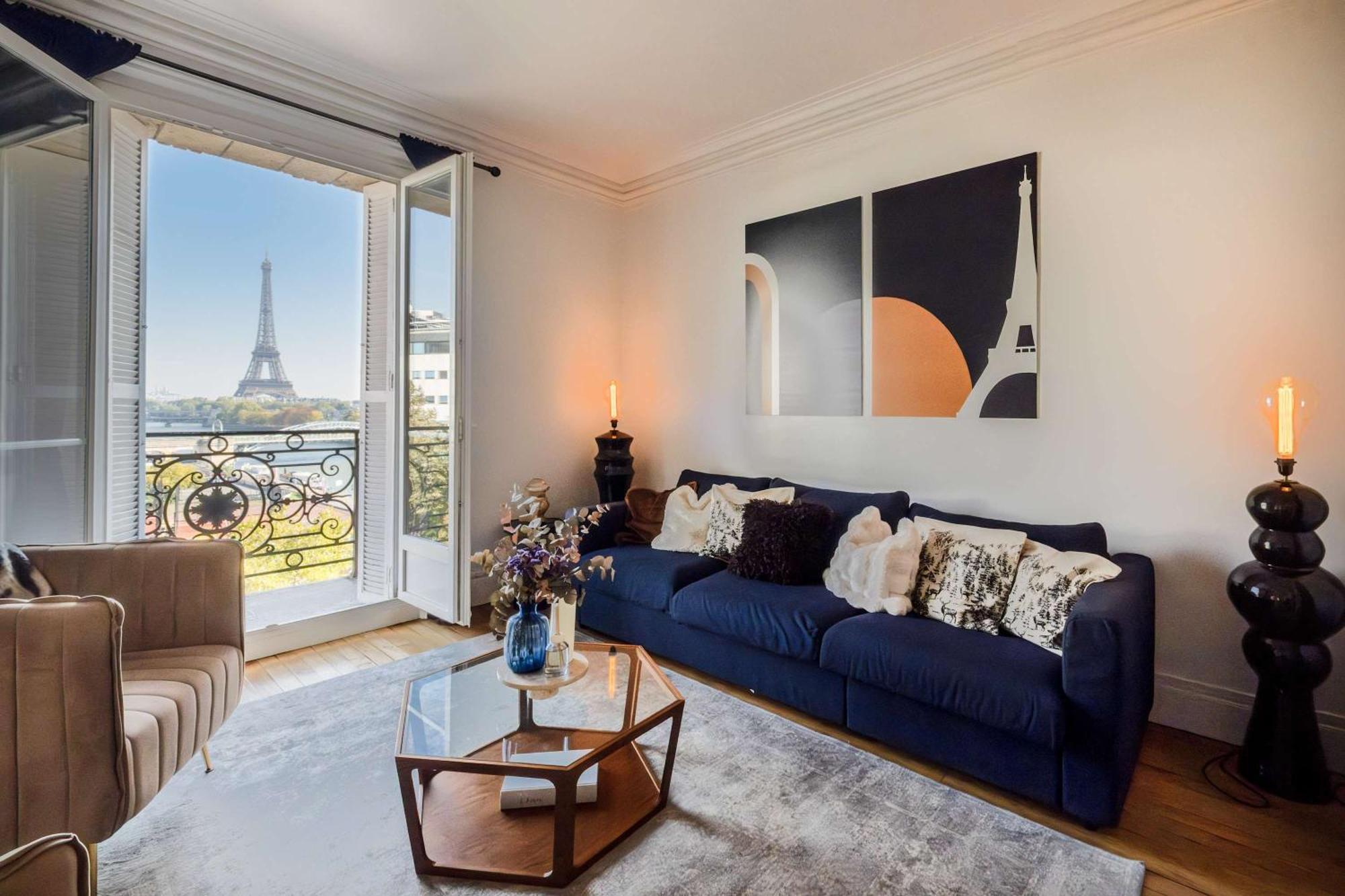 Luxury Flat Eiffel View 3br 7 Guests * Paris